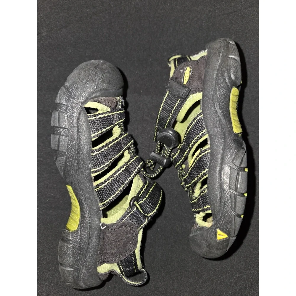 Keen Sandals Newport H2 Fisherman Hiking‎ Water Shoes Kids Size 10 Black Lime